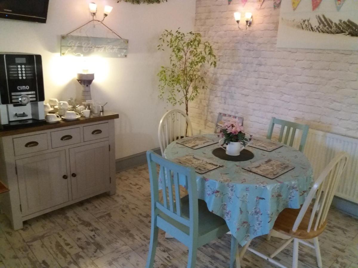 The Pembrey Country Inn מראה חיצוני תמונה